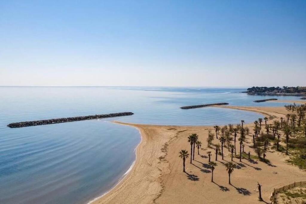 F2/4 Pers Plage-Commerces A Pieds-Parking Prive Saint Aygulf Luaran gambar